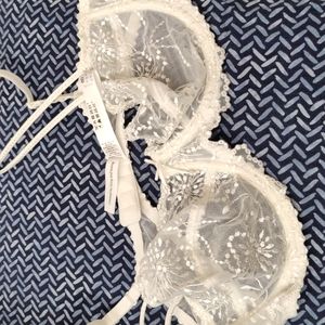 Marie Jo 38B White lace wired bra